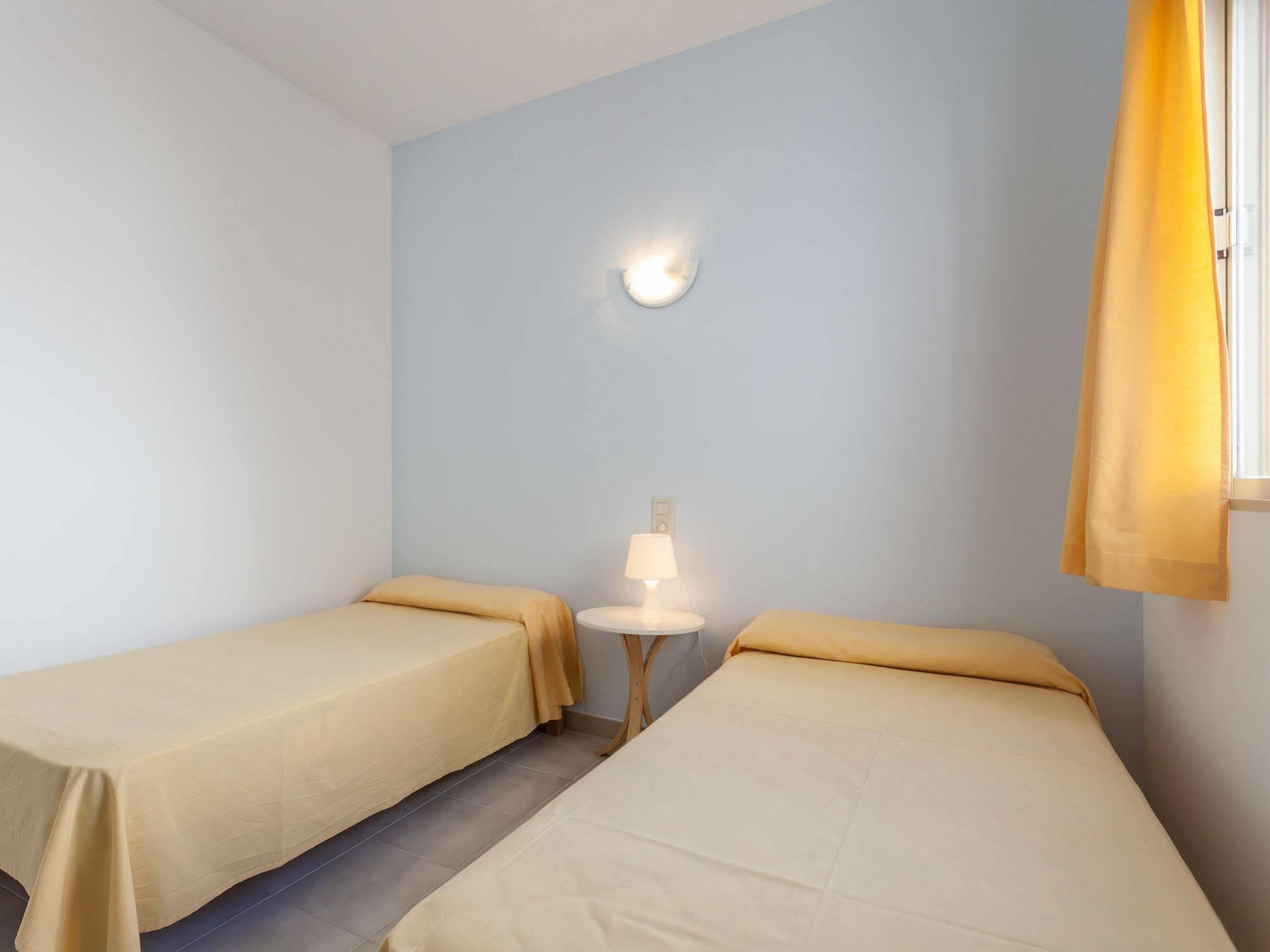 Apartamentos Lago Colonia de Sant Jordi Extérieur photo